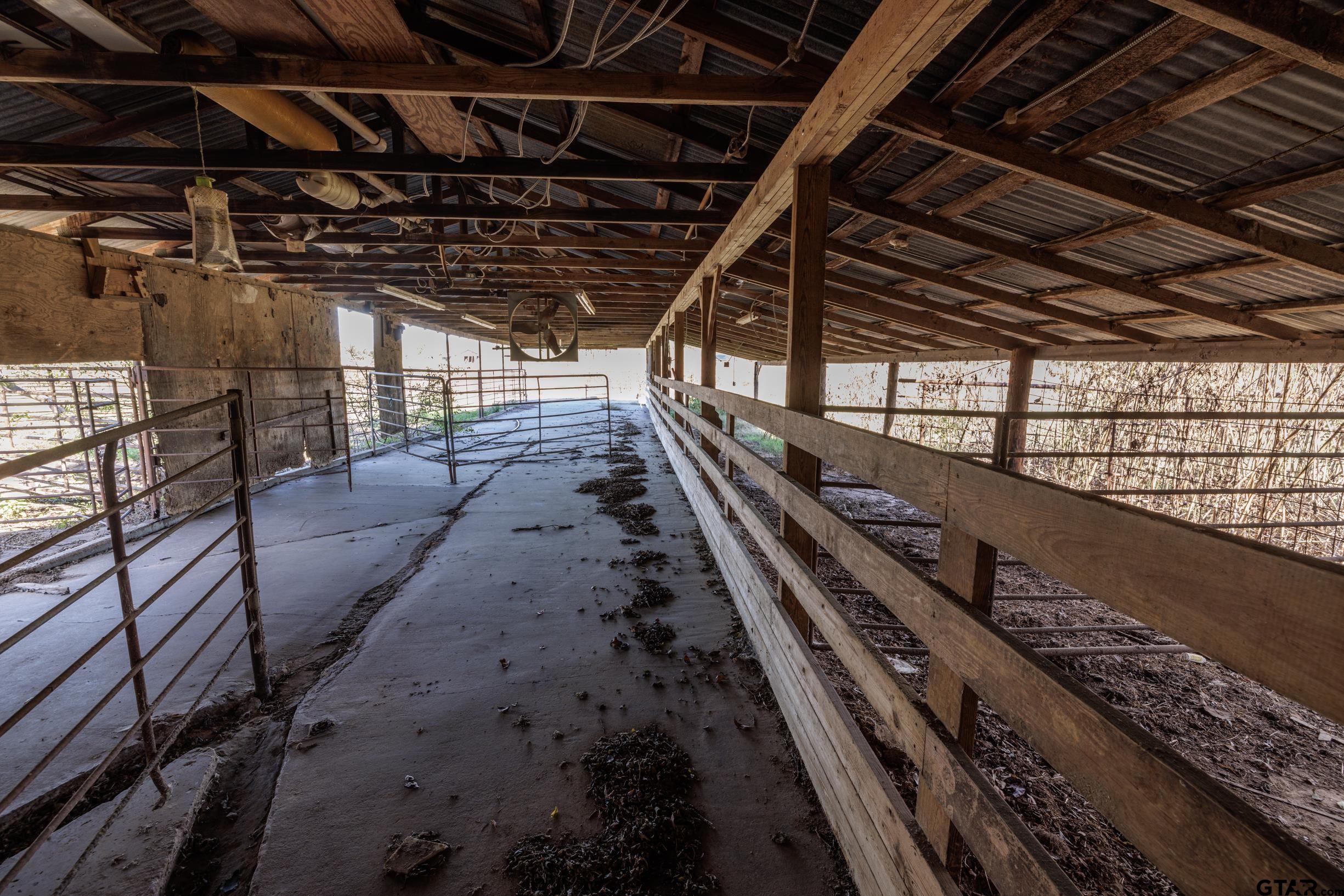 765 County Road 3410, Emory, Texas image 34