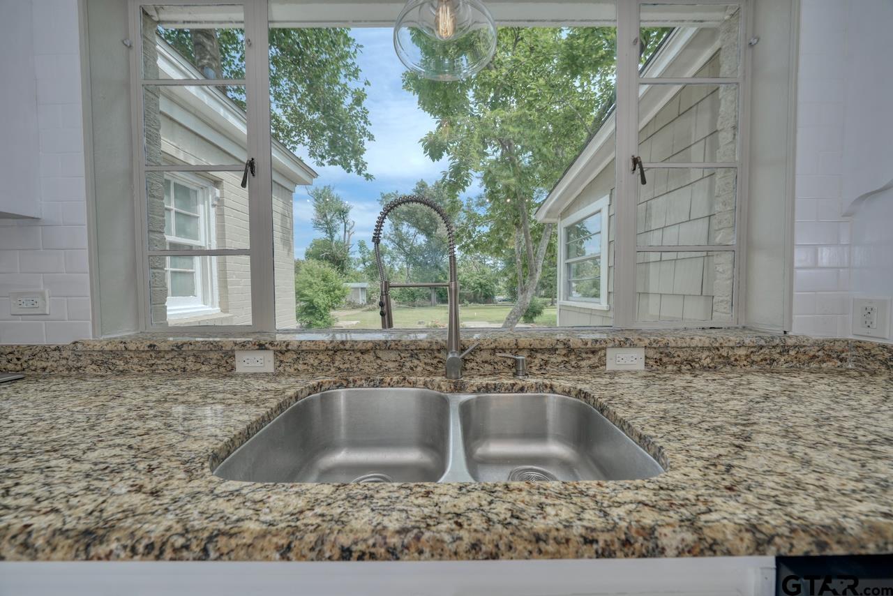 528 Troup Highway, Tyler, Texas image 17