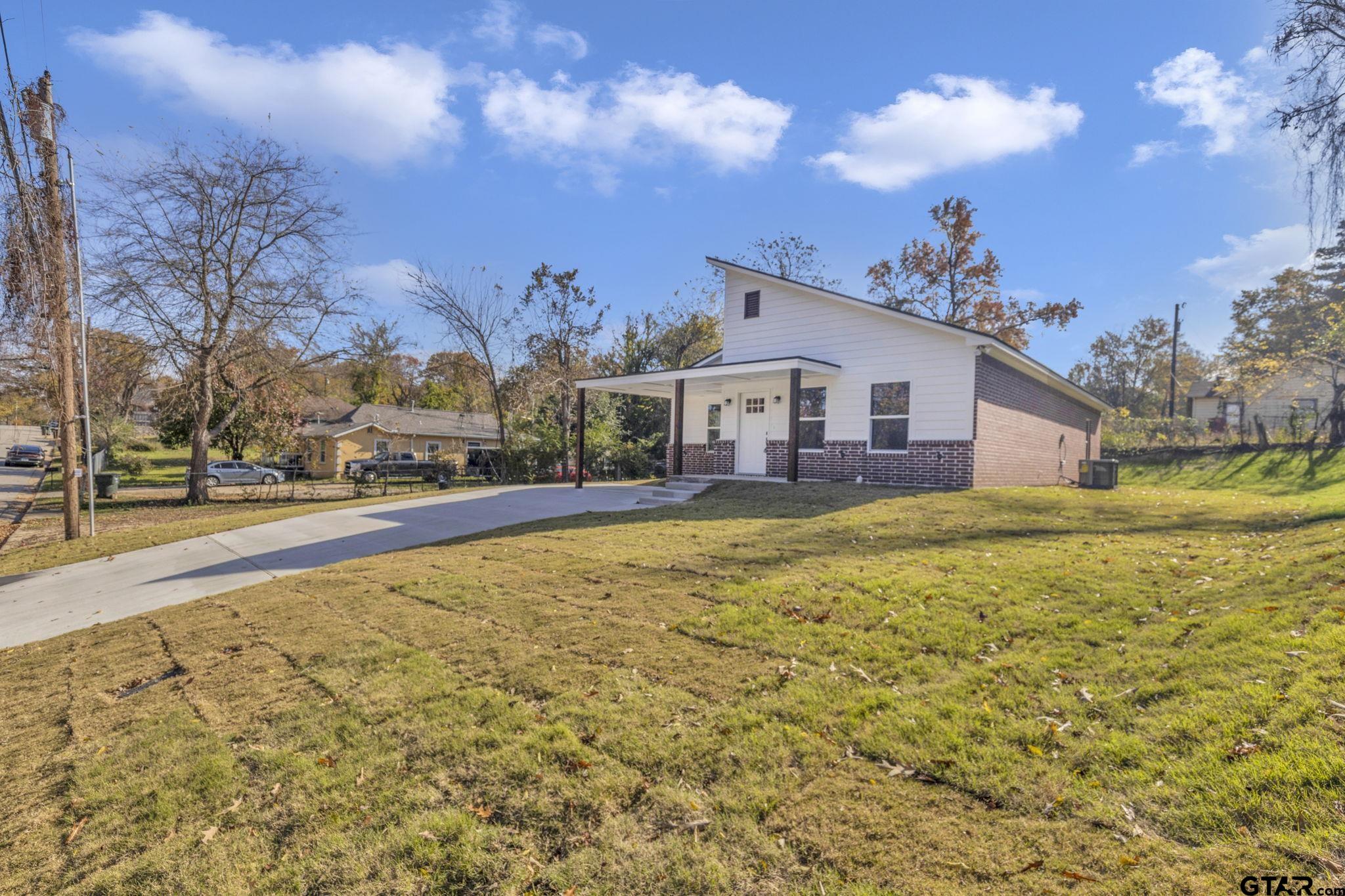 1410 W Connally St, Tyler, Texas image 3