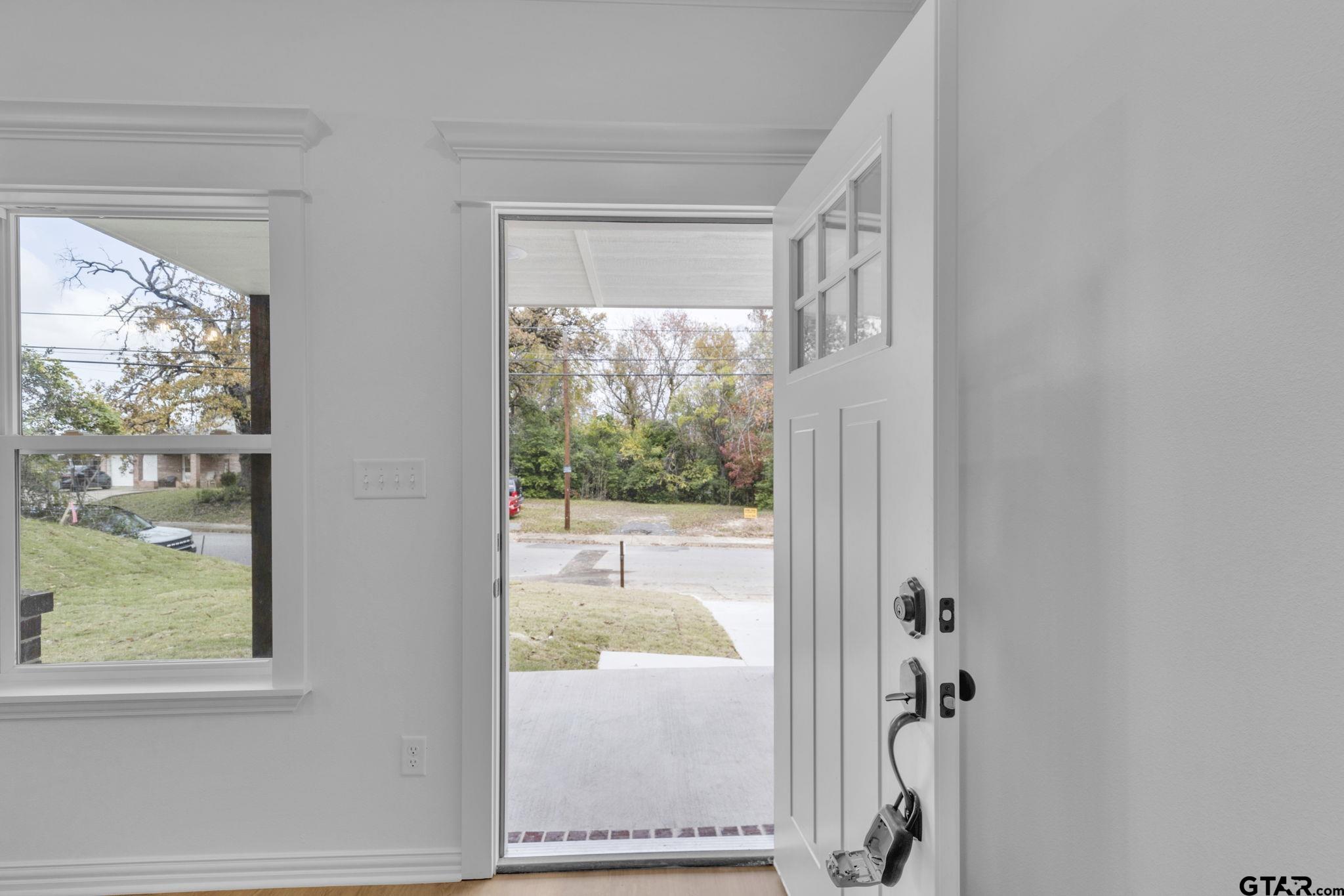 1410 W Connally St, Tyler, Texas image 6