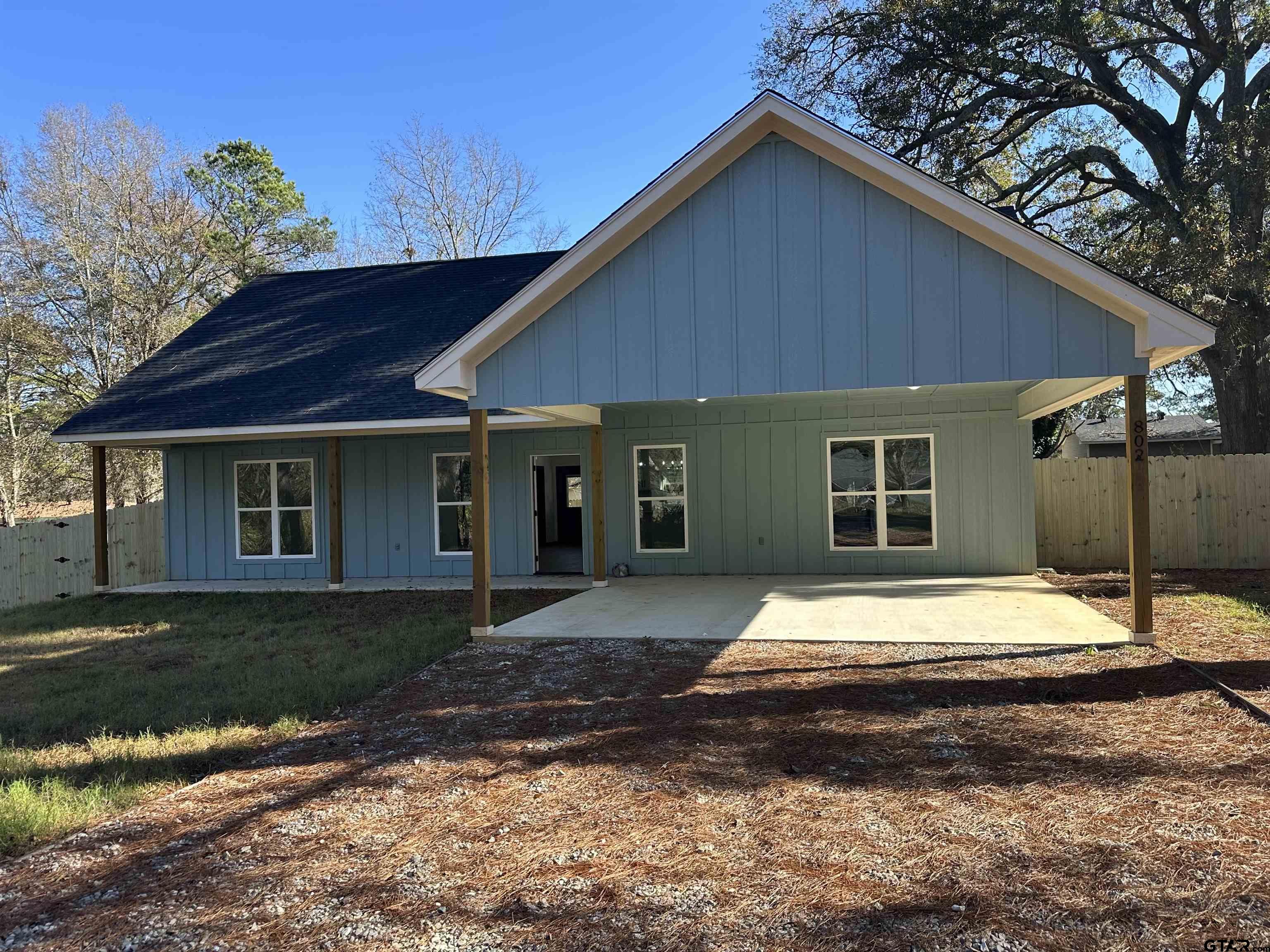 802 East Side Drive, Quitman, Texas image 1