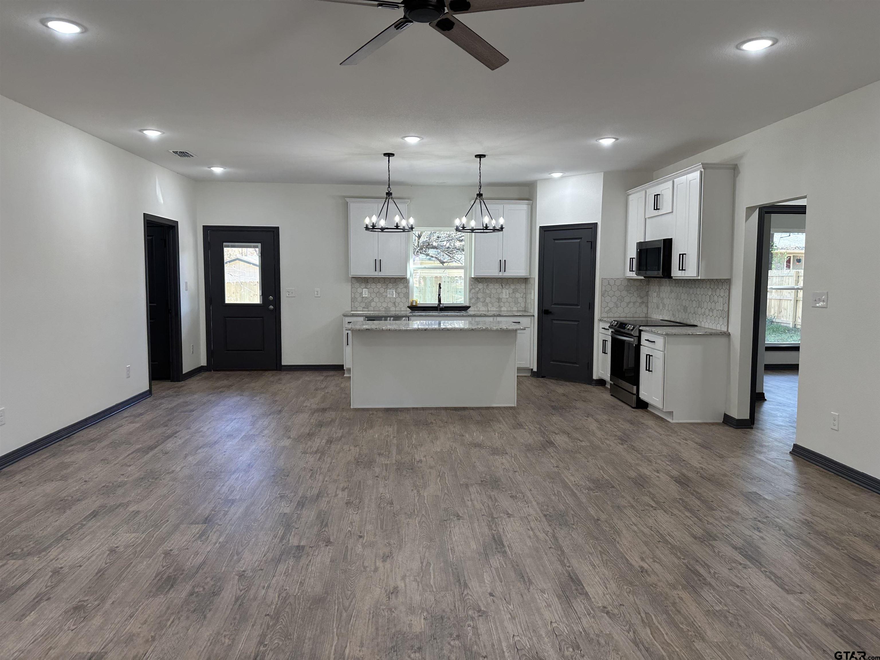 802 East Side Drive, Quitman, Texas image 4