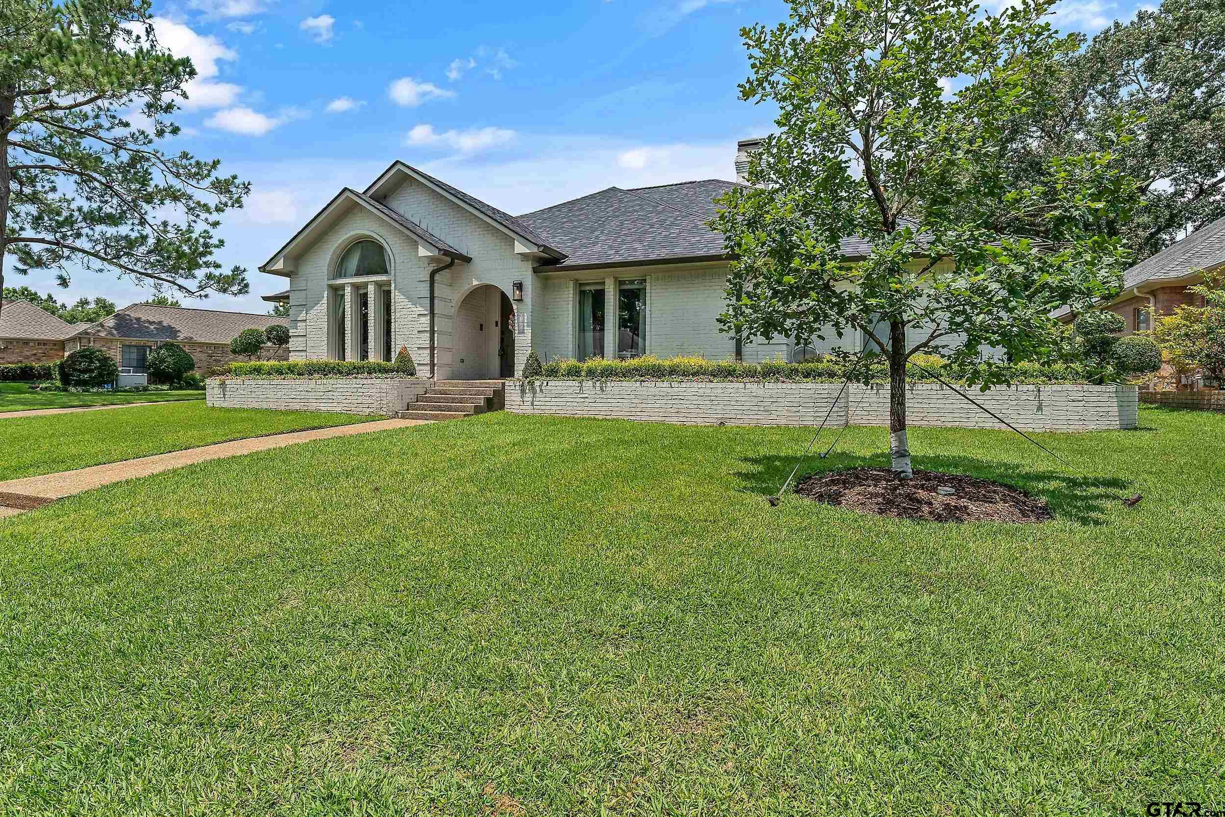 7002 Hollytree Cir, Tyler, Texas image 2