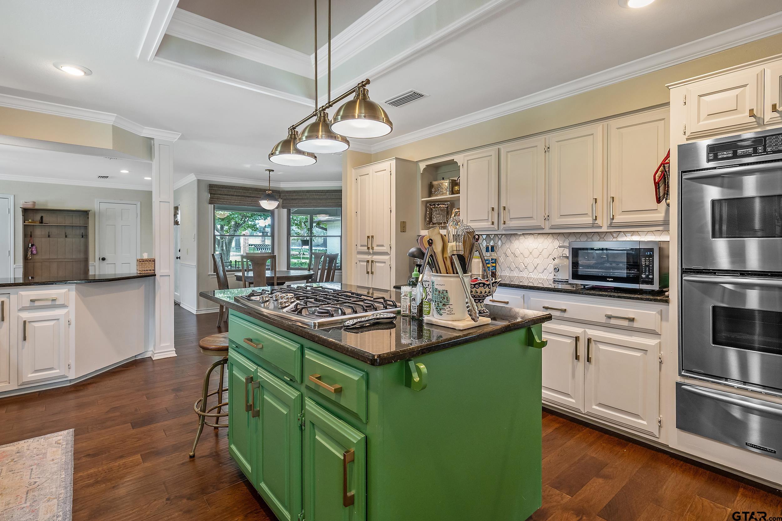 7002 Hollytree Cir, Tyler, Texas image 11
