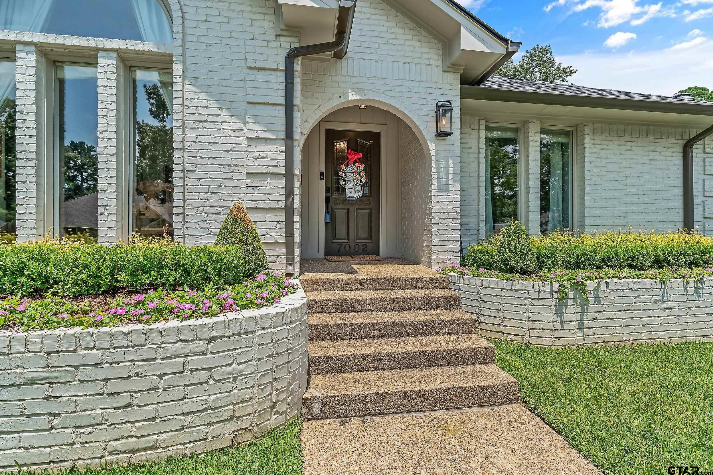 7002 Hollytree Cir, Tyler, Texas image 3