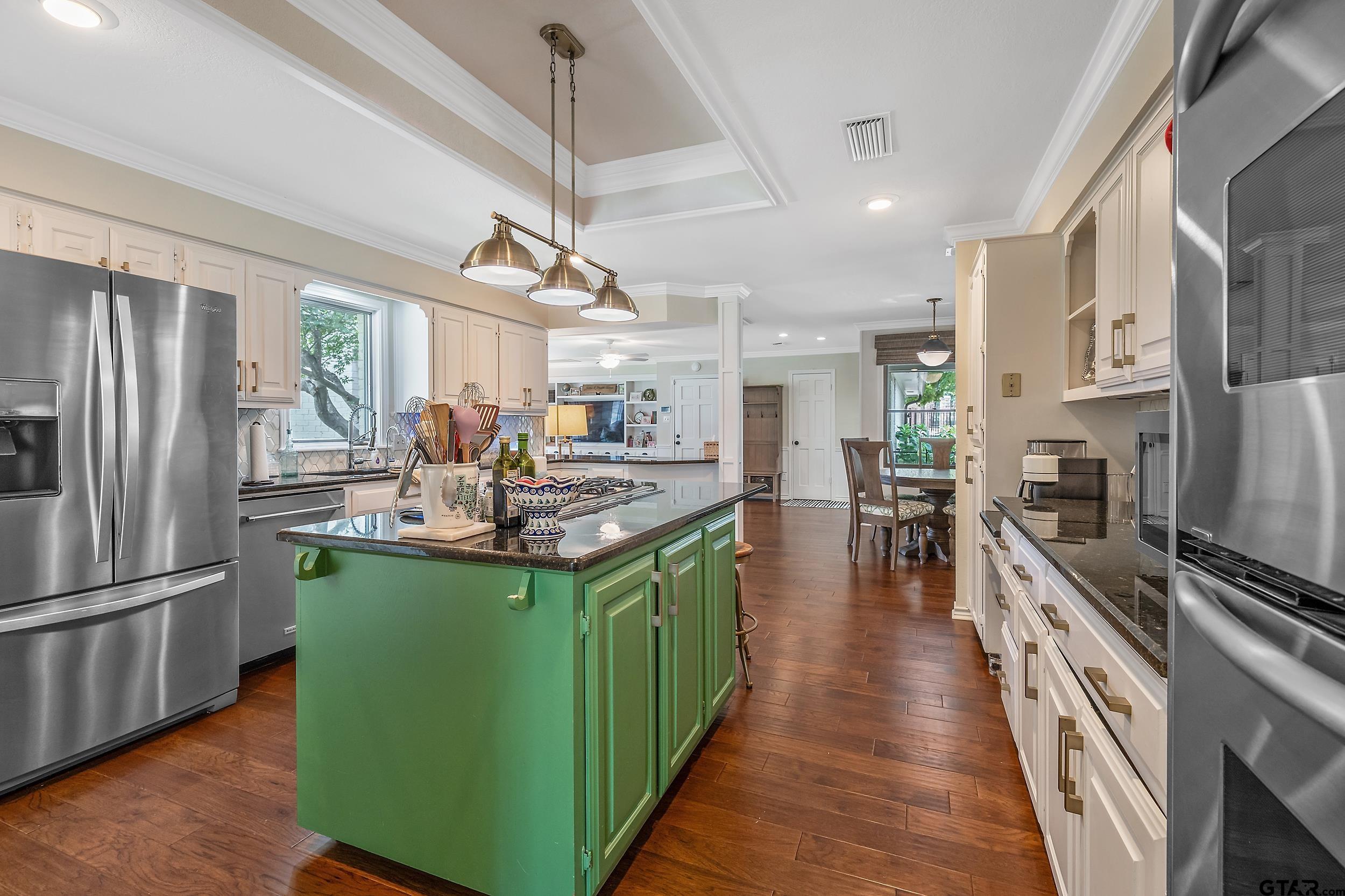 7002 Hollytree Cir, Tyler, Texas image 10