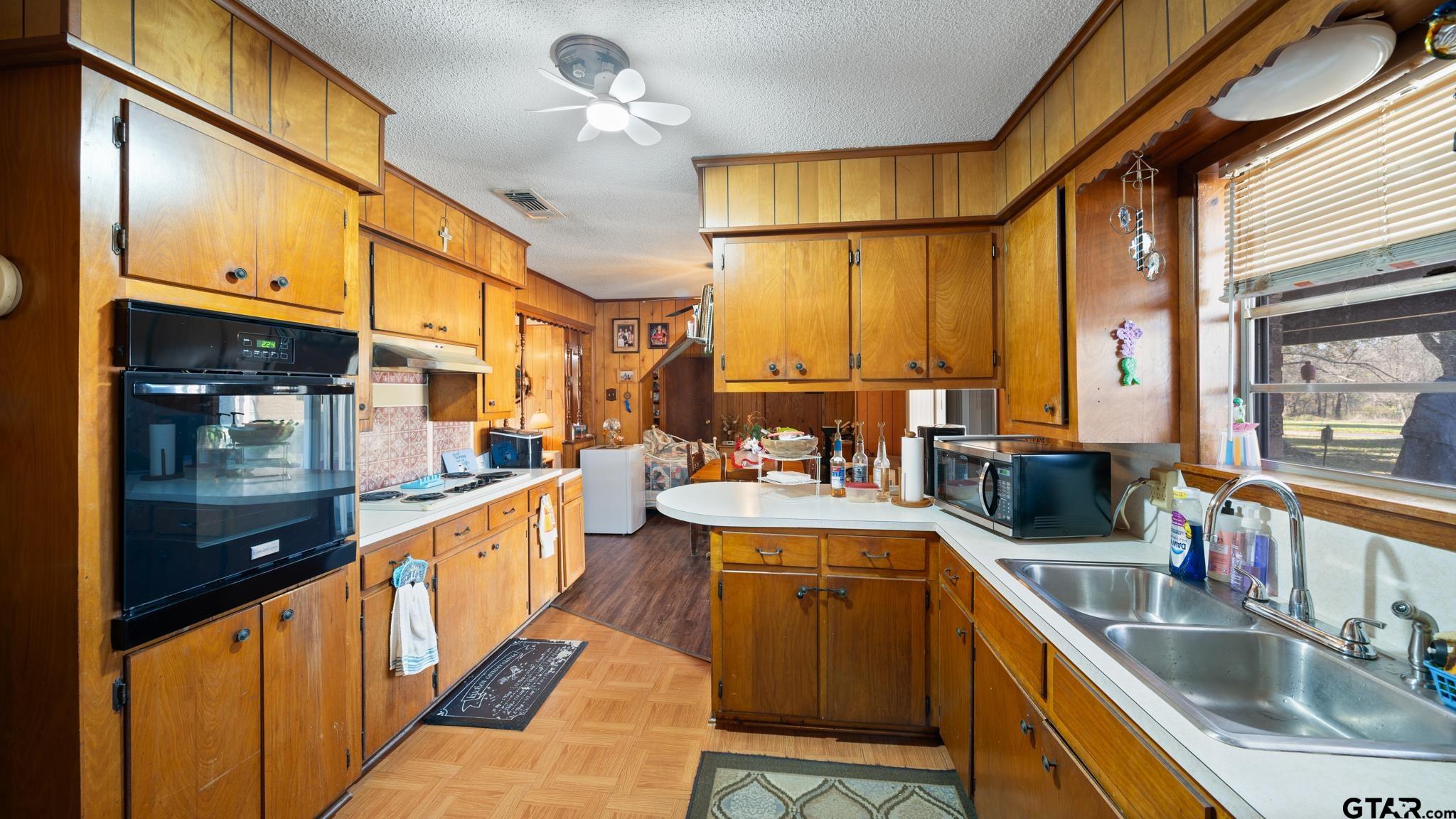 169 Nix Drive, Emory, Texas image 7