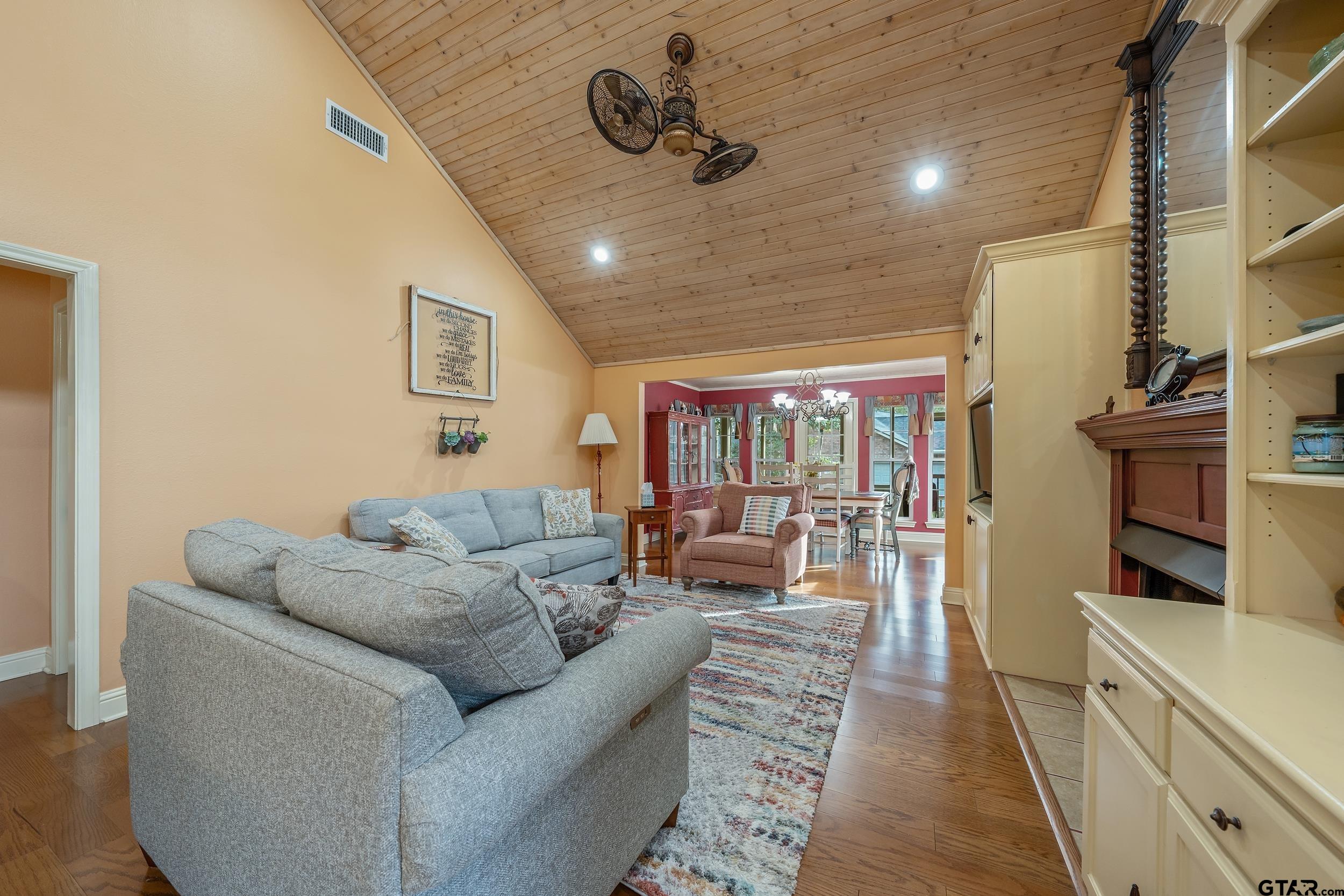 490 Branding Iron, Holly Lake Ranch, Texas image 4
