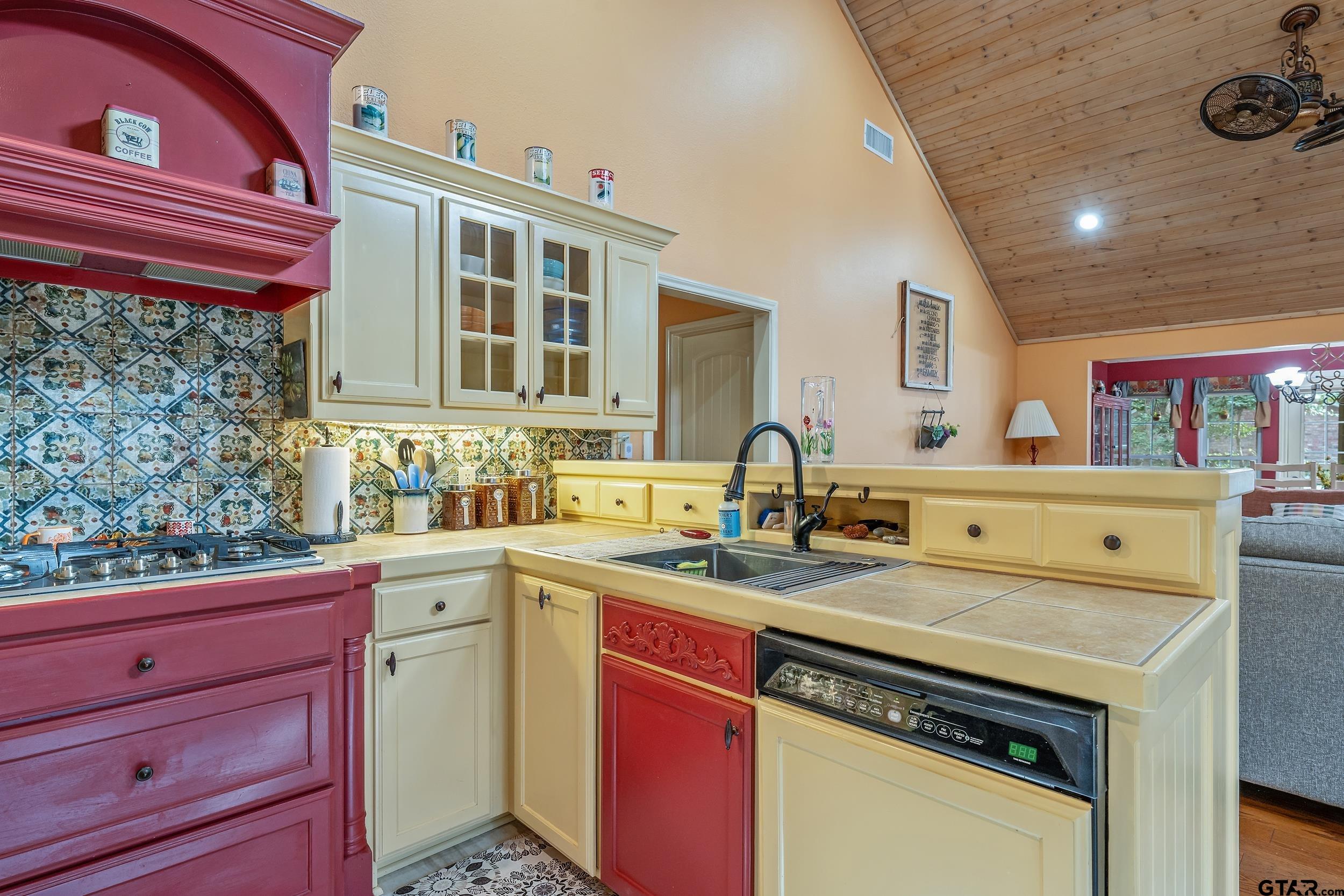 490 Branding Iron, Holly Lake Ranch, Texas image 7