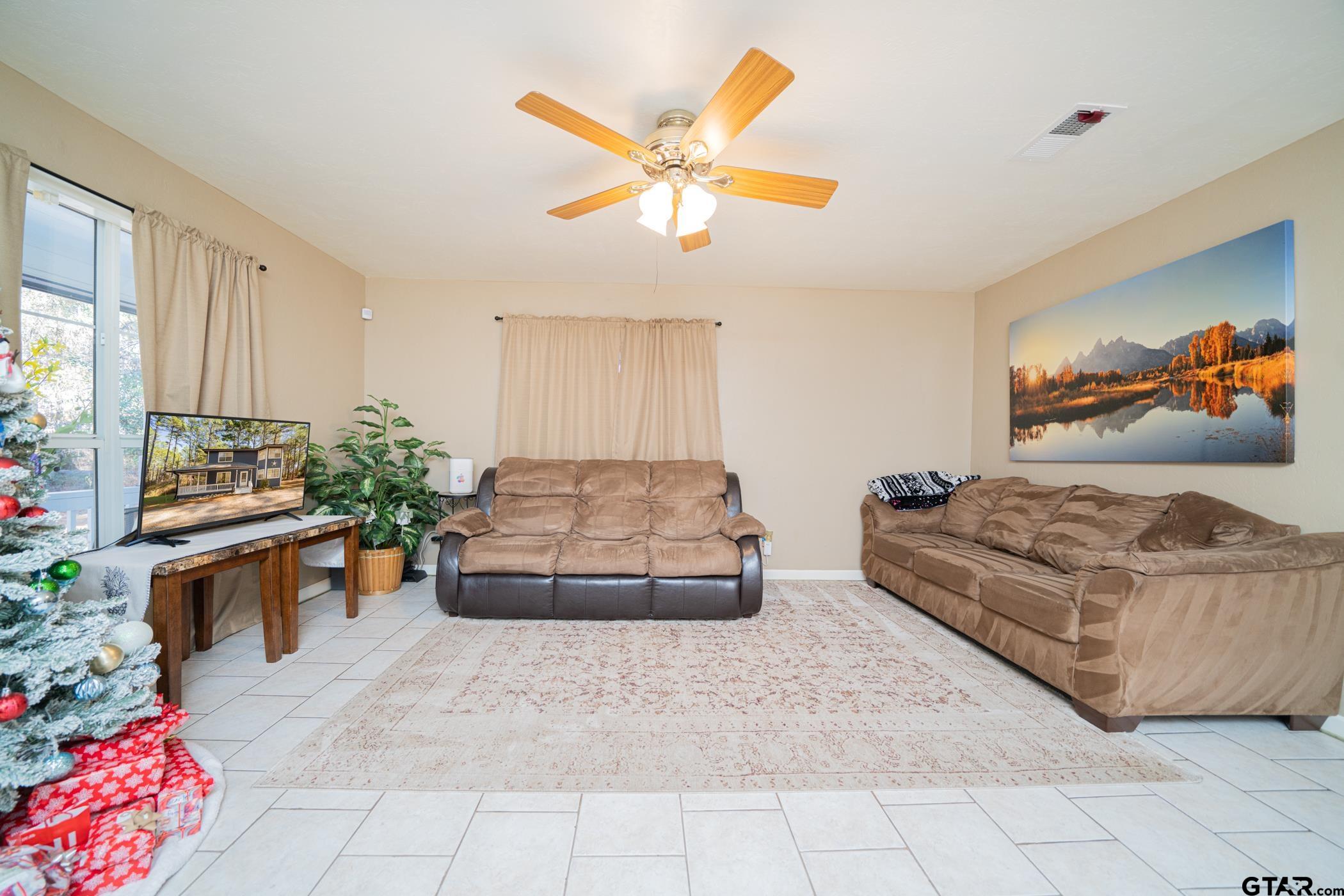 144 Pine Branch Glen, Holly Lake Ranch, Texas image 2