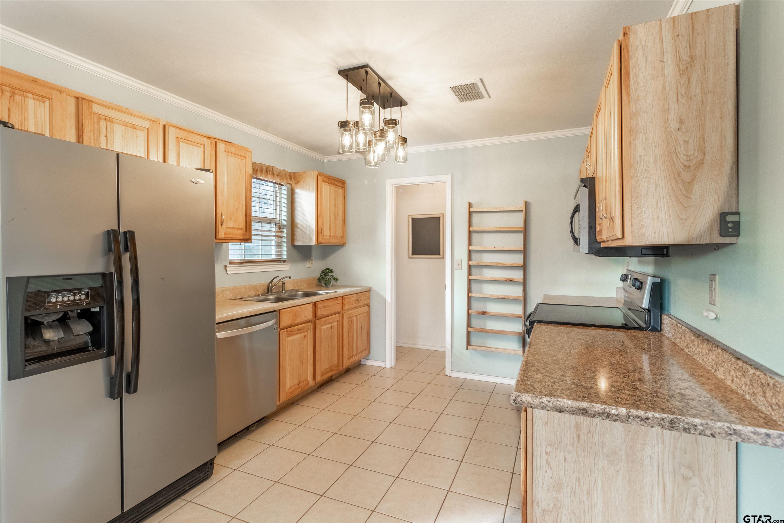 201 Willowbrook Ave, Tyler, Texas image 6
