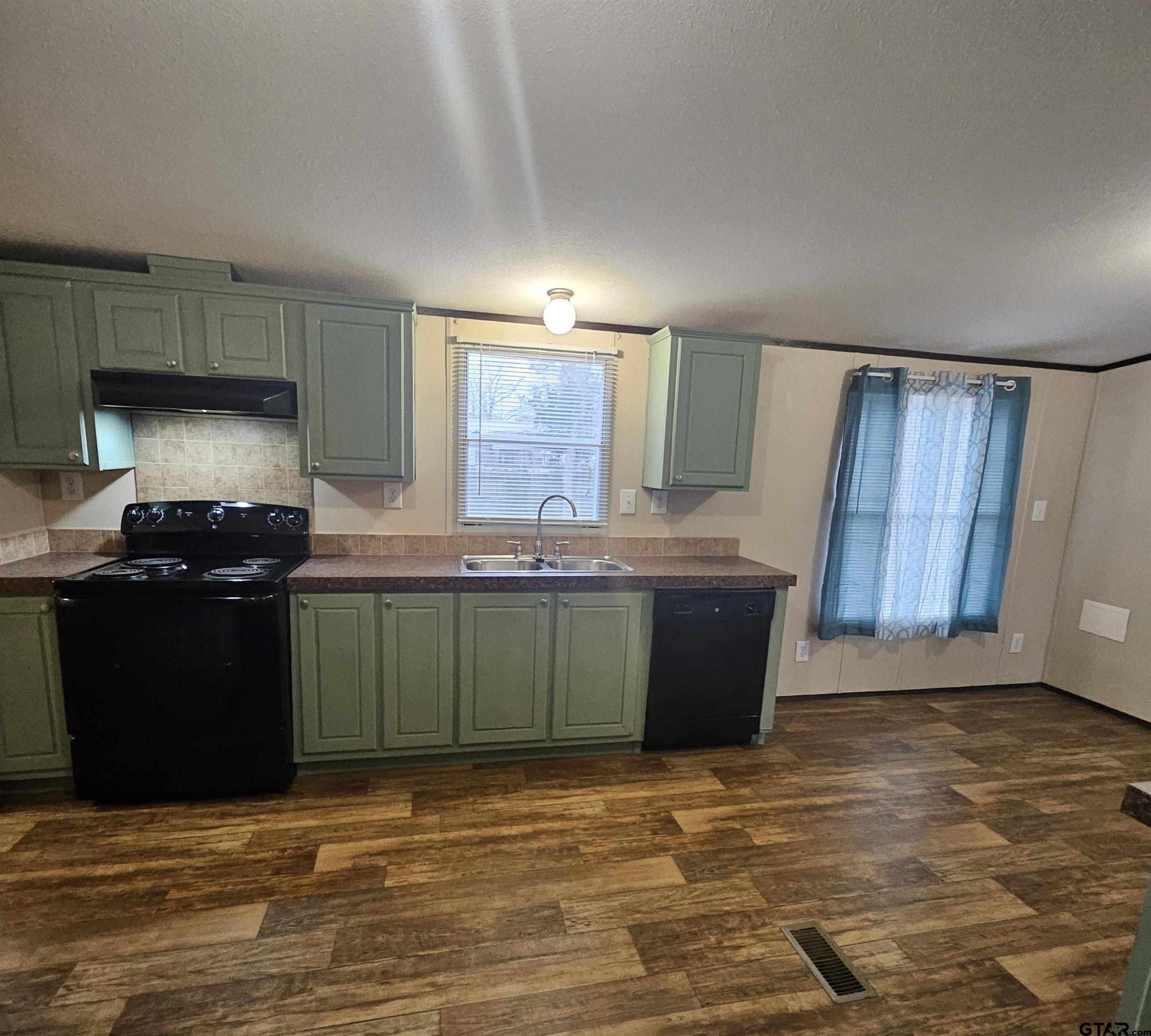 19070 Caroline Drive, Tyler, Texas image 7